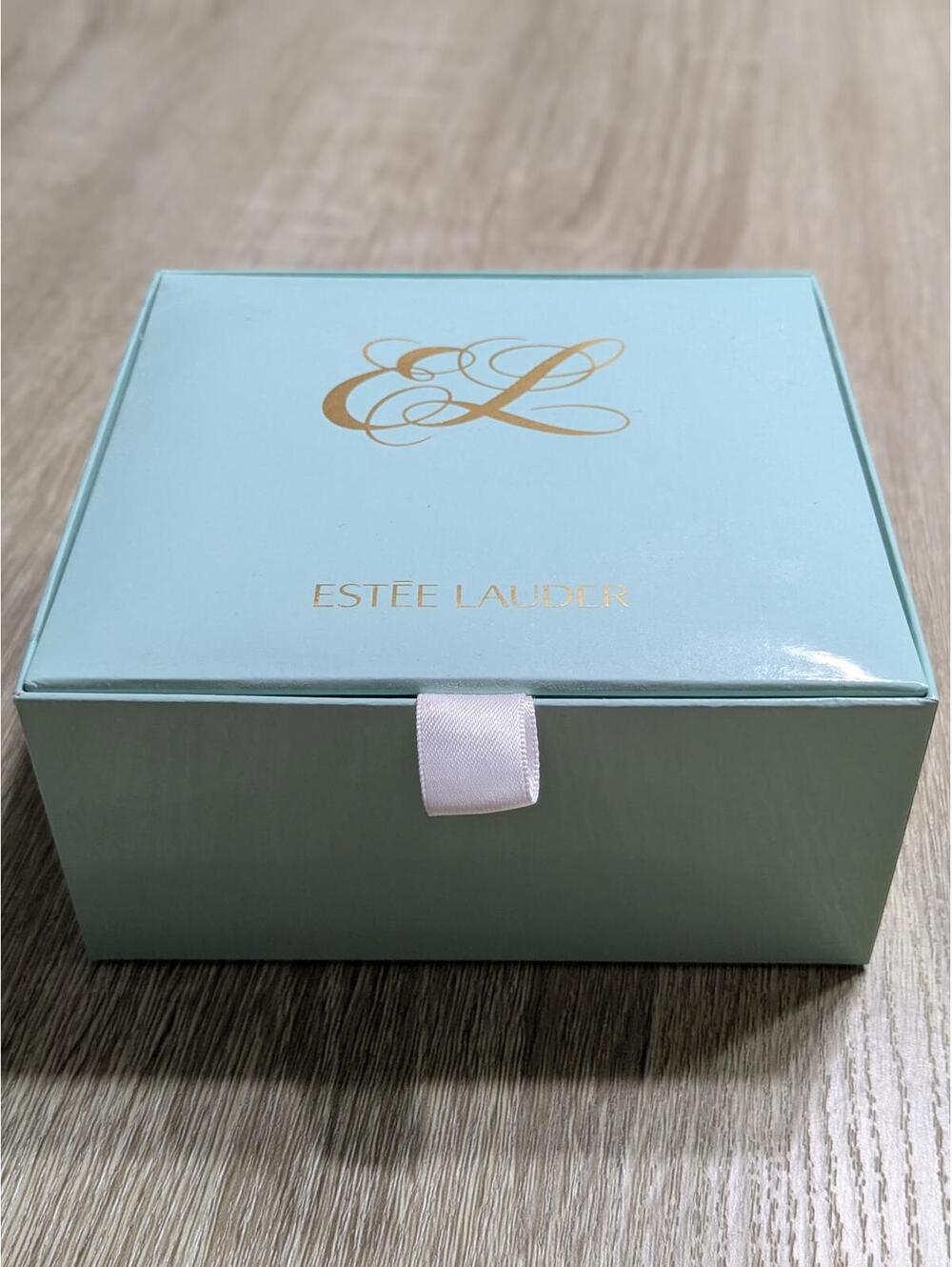 Estée Lauder Luxury Powder Compact Box with Satin Pouch
